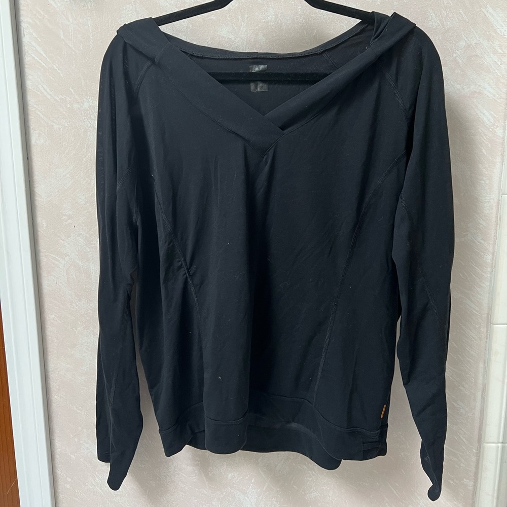 Black Lucy Athletic long-sleeve shirt (M)